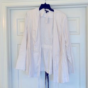 White flyway Lane Bryant blazer size 18 with tie string at the waist. New w tags